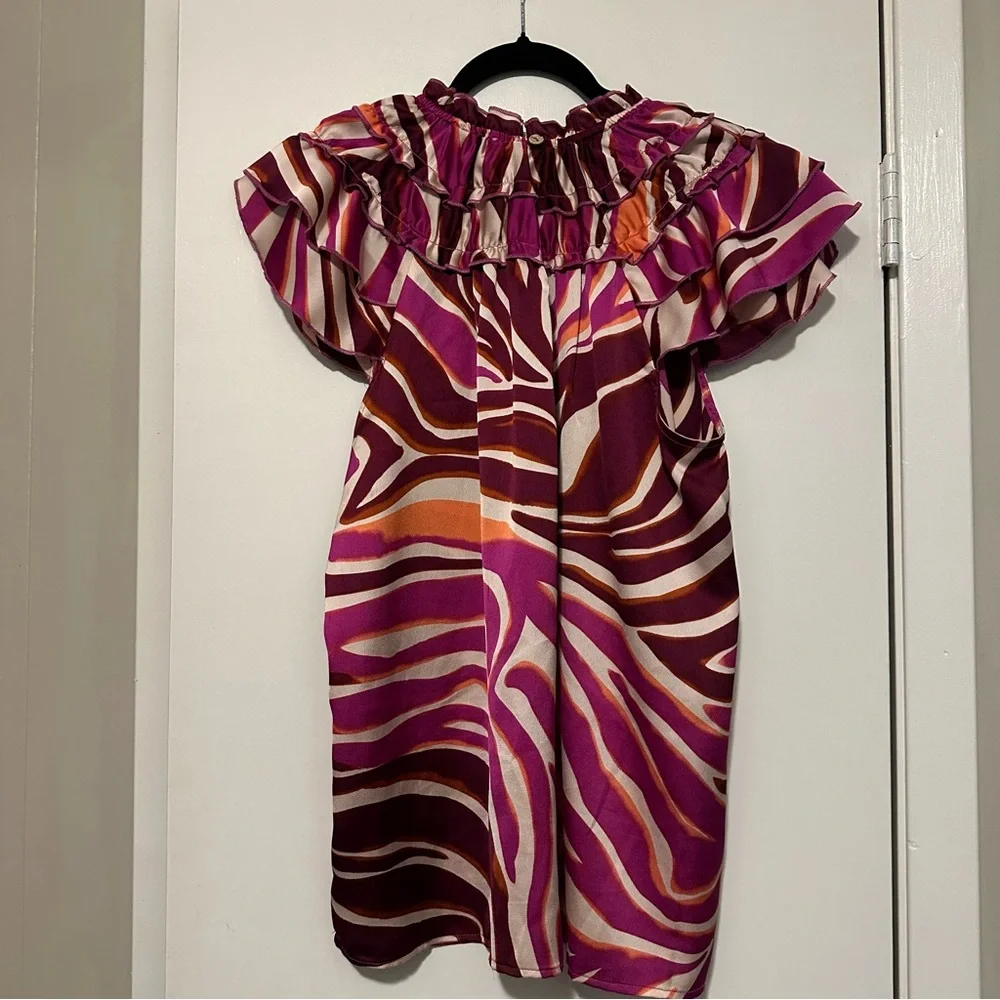 Bibi Showstopper Fuchsia Animal Print Flutter Sleeve Top size L - Picture 3 of 6